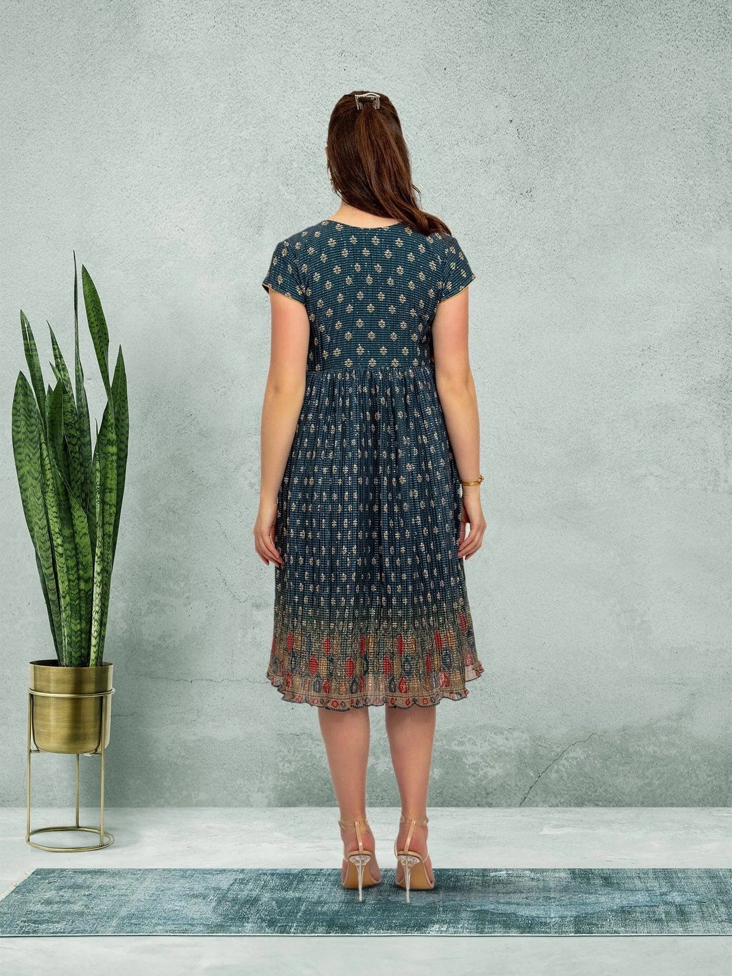Elegant Dark Green Crushed Knee Length Fusion Dress | | festive indian wear | indian wear usa | | Indian Ethnic Wear | Modern Indian Wear | Indian Attire For Women | Indian Dresses From India
