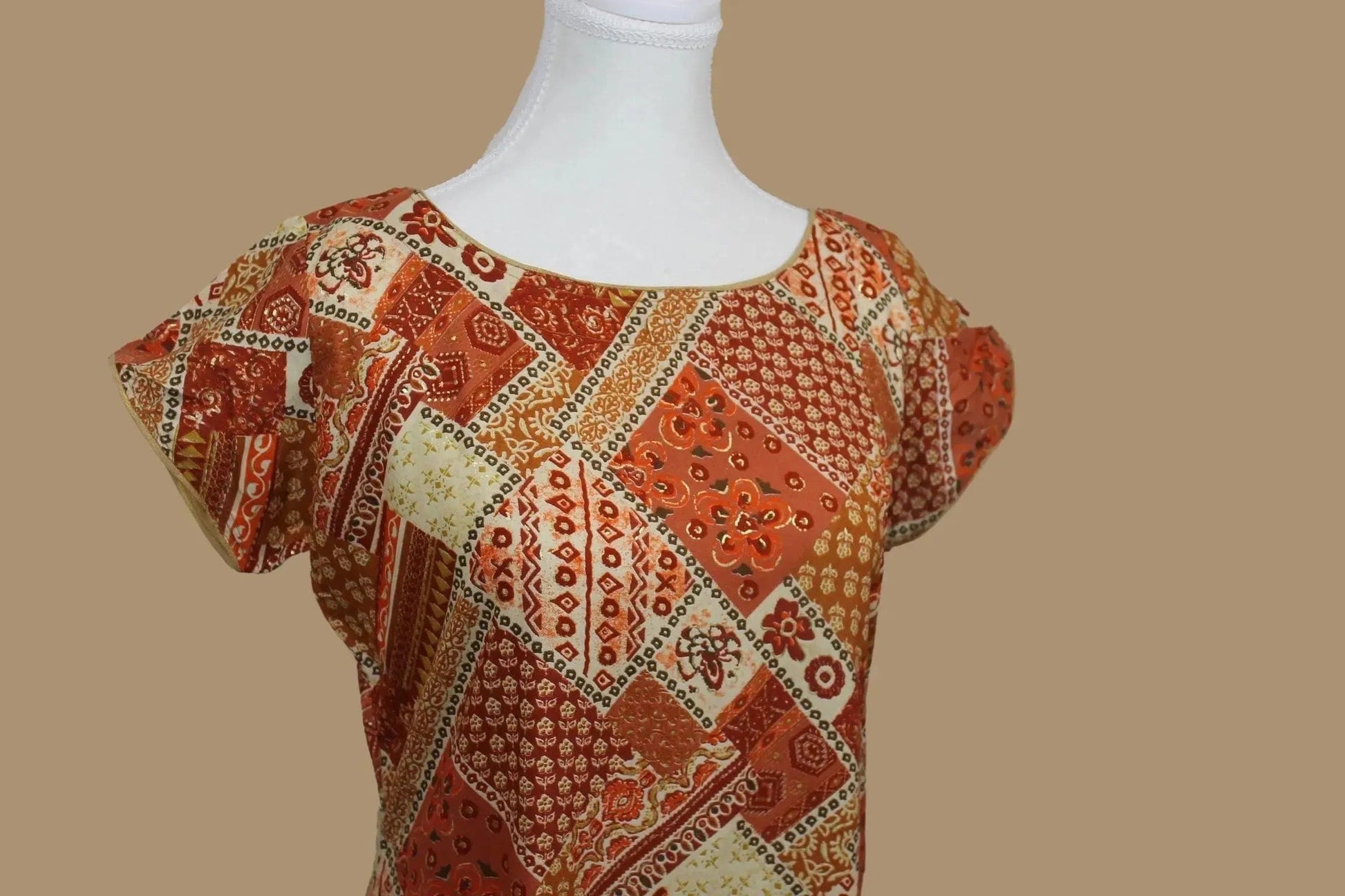 Red and Cream Printed Kurta | Muvvas Boutique