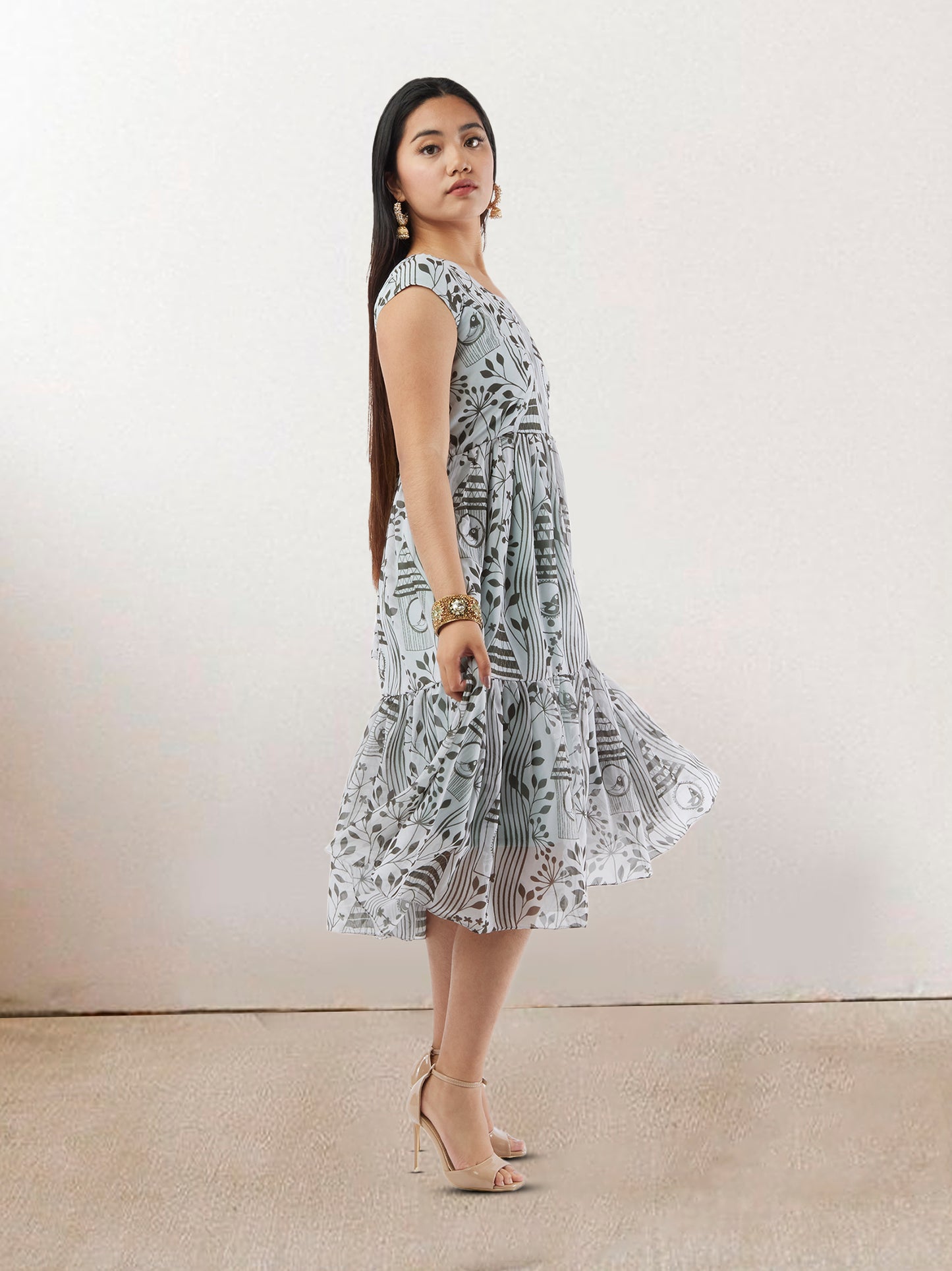 Harmony Hues - White & Grey Printed Chiffon Knee Length Dress